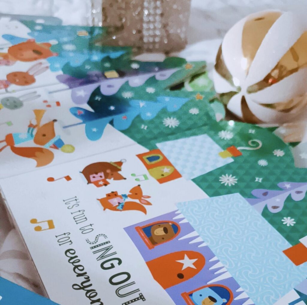 child winter christmas books shelf xmas